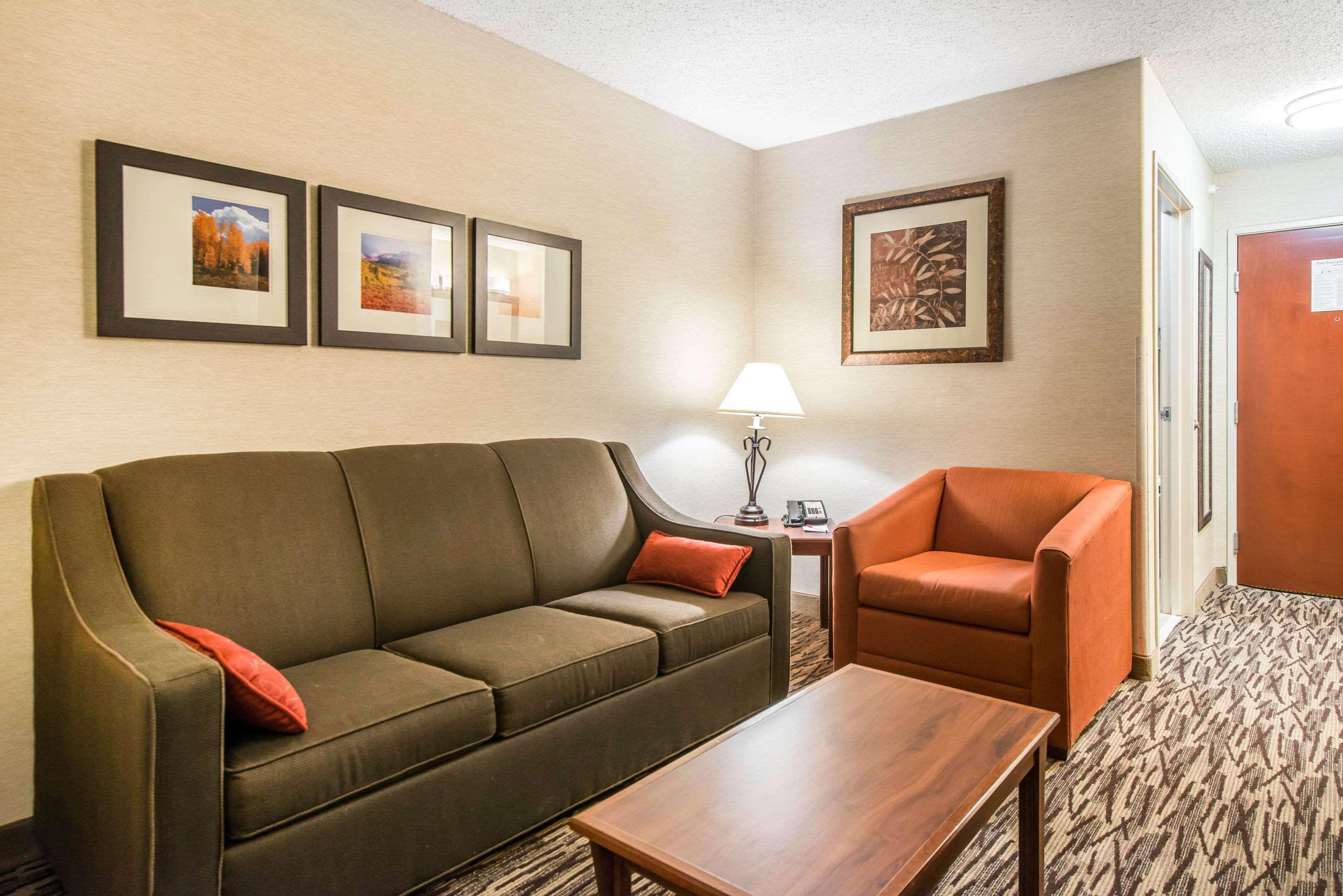 Comfort Suites Golden West On Evergreen Parkway מראה חיצוני תמונה